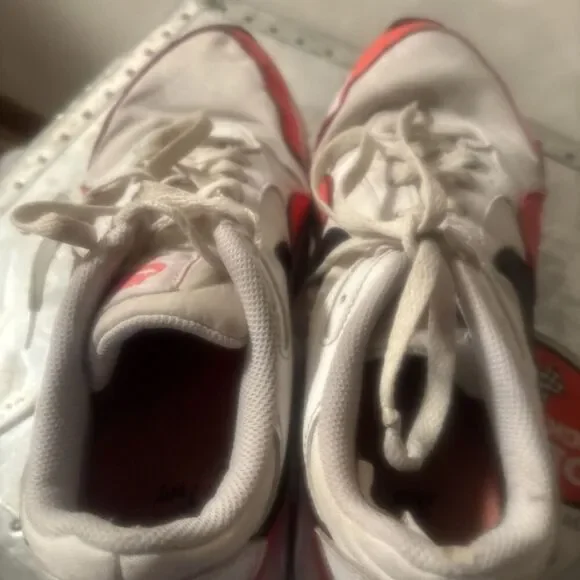 Women’s Nike Air Red/white Sneakers Size 9 - Picture 9 of 9